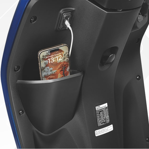 Convenience-Open-Glove-Box-with-15W-USB-C-Port-1120x623 copy